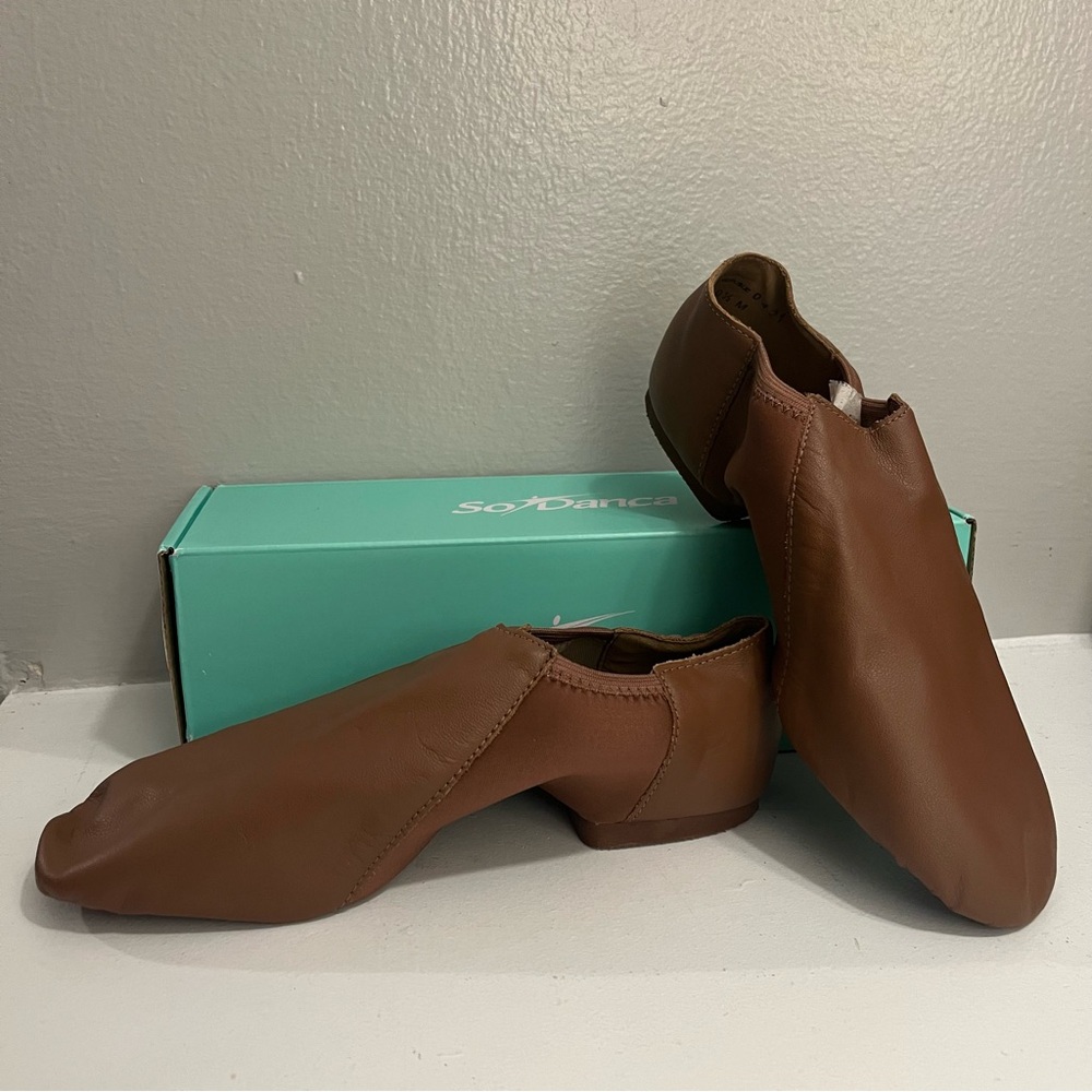 So Danca Mocha Jazz Leather Shoe with Arch Hugging Neoprene JZ-43 new in box